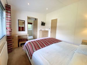 Bedroom- click for photo gallery